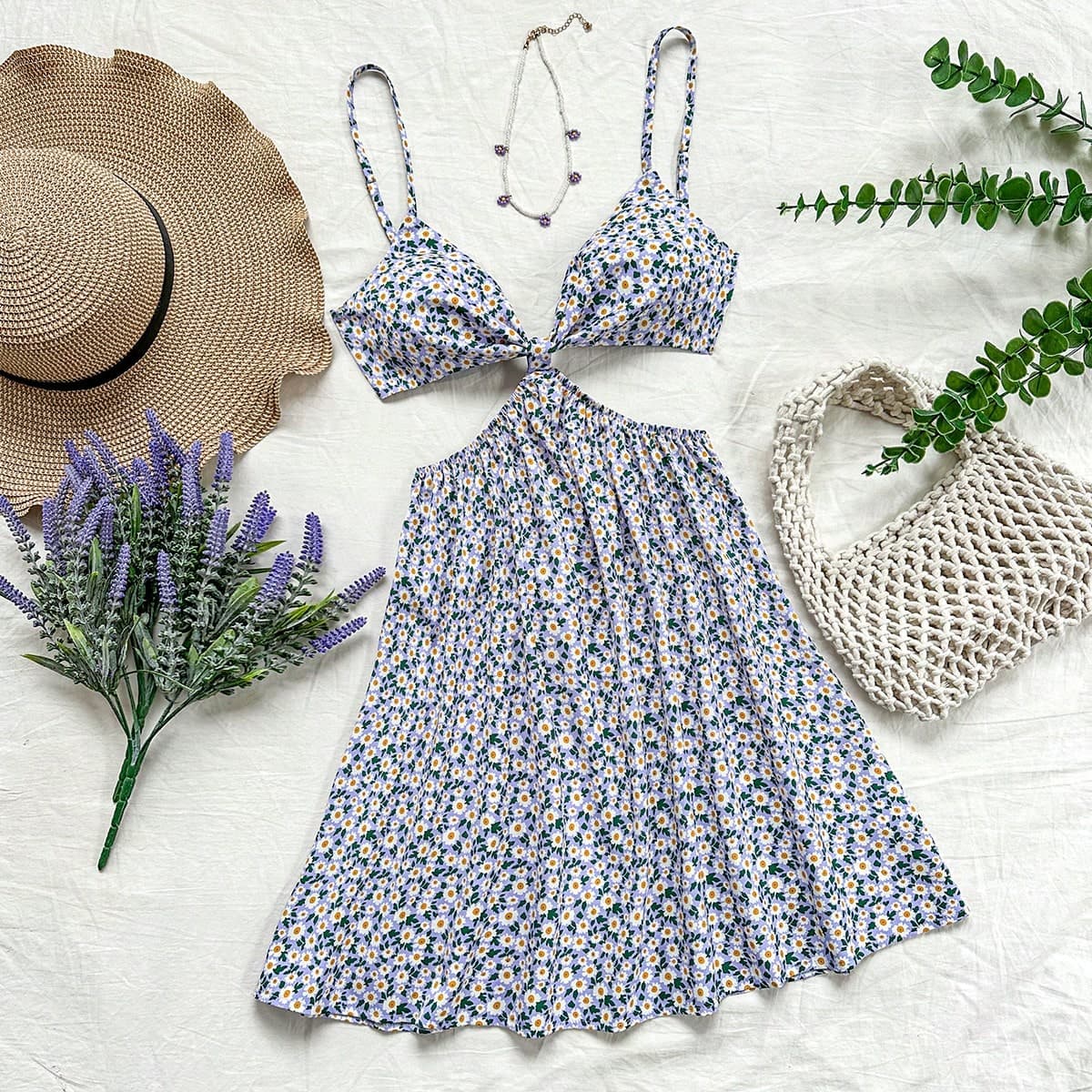 Robe courte dÃ©contractÃ©e romantique et de vacances pour femmes de type ligne A Ã encolure en V, avec ceinture Ã dos creux et Ã fleurs violettes