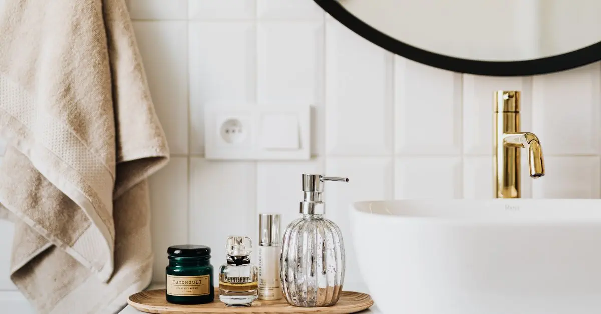 5 Soins Essentiels pour Maintenir un Teint Parfait