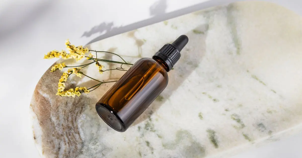 Les Huiles Essentielles pour Sublimer Votre Teint