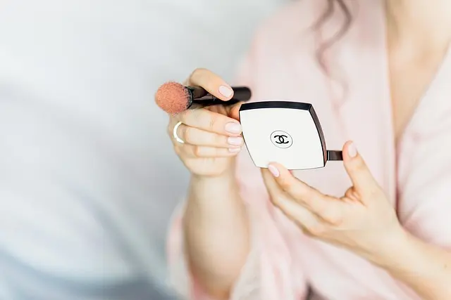 Comment Choisir le Meilleur Maquillage pour un Teint Éclatant